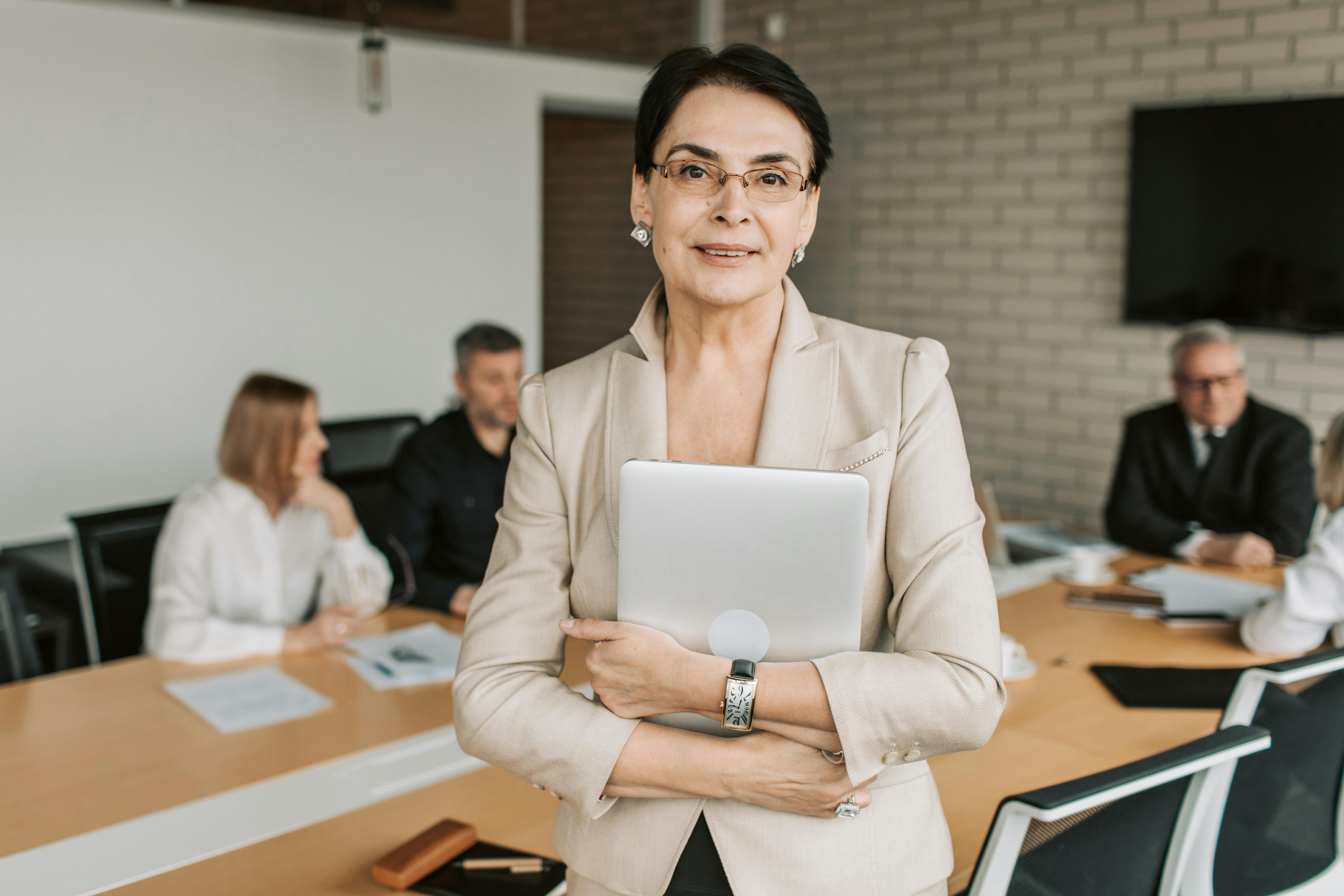 Voditelj administracije, voditeljica, Pexels